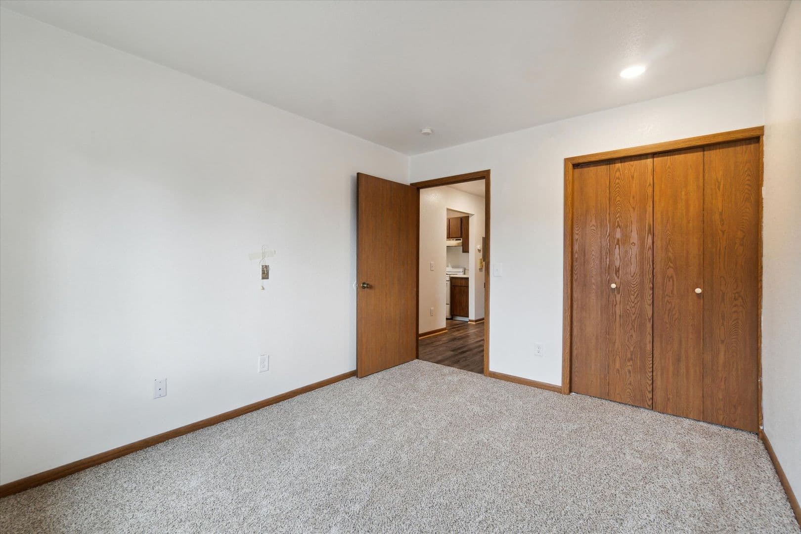 Pewamo Apartment: 140 W North St