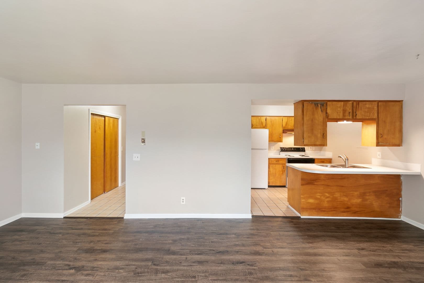 DeWitt Apartment: 13435 Dawn Dew Dr.