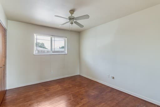 Lincoln Park Apartment: 2103 and 2073 Philomene