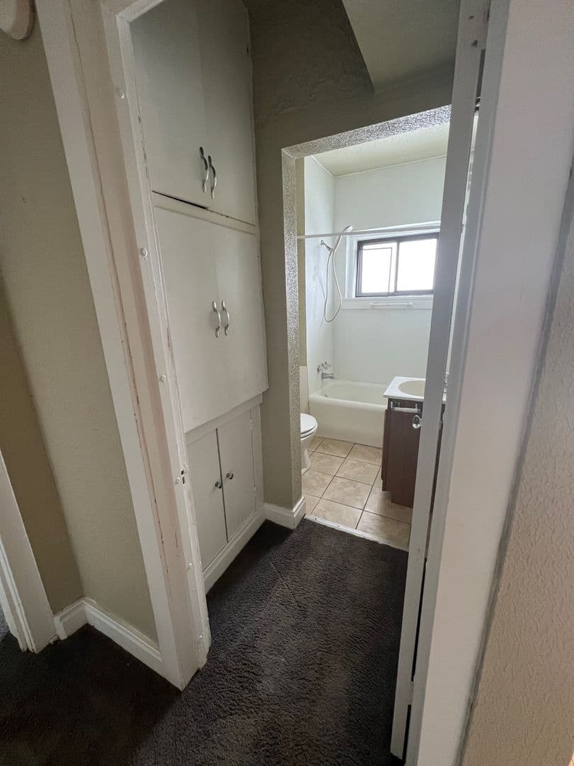 Parchment Apartment: 133 & 143 N Riverview Drive
