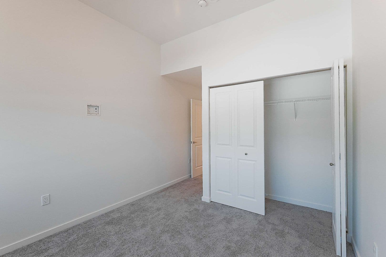 Lansing Apartment: 501 S  Capitol Avenue
