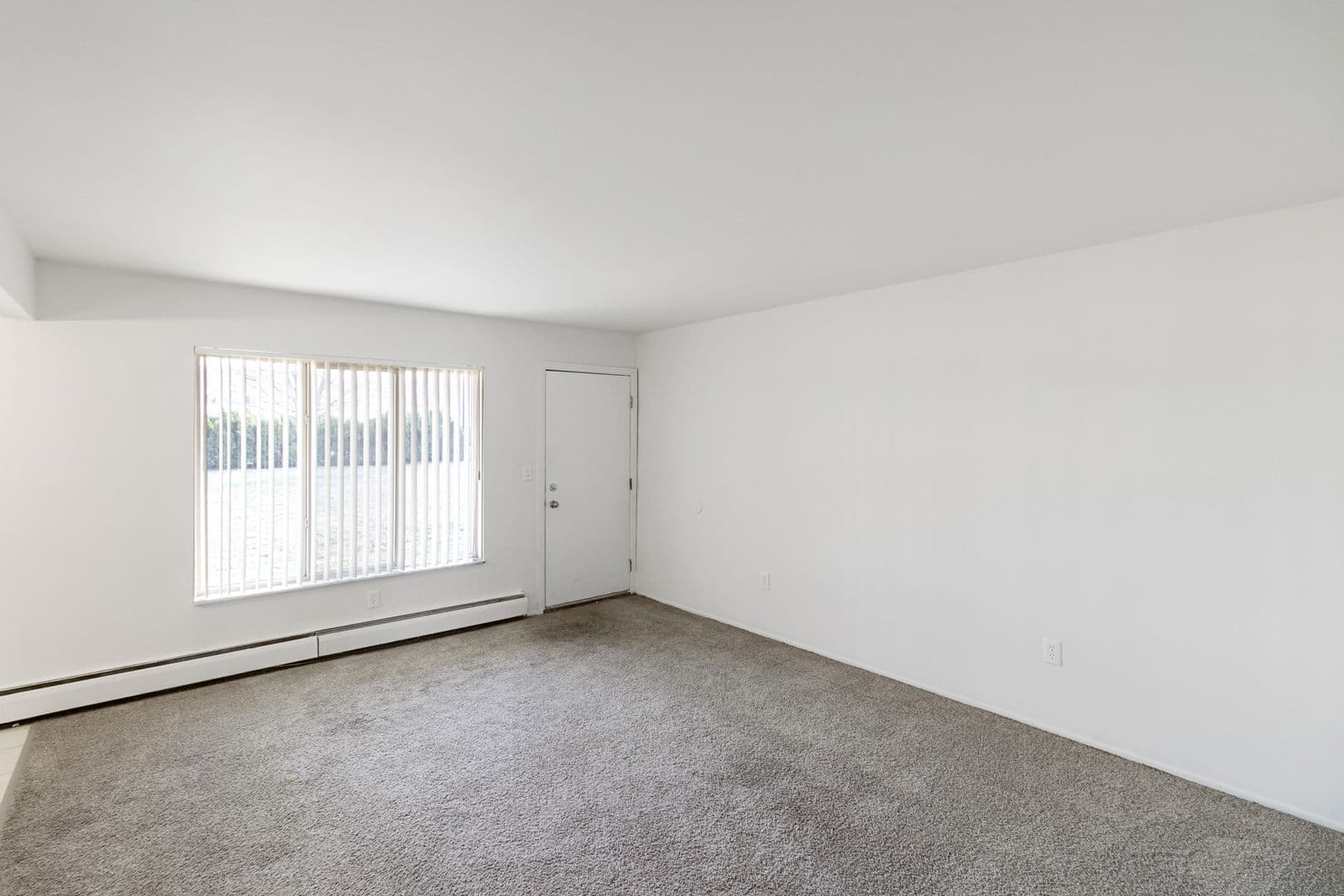 Roseville Apartment: 16435 E 12 Mile Rd