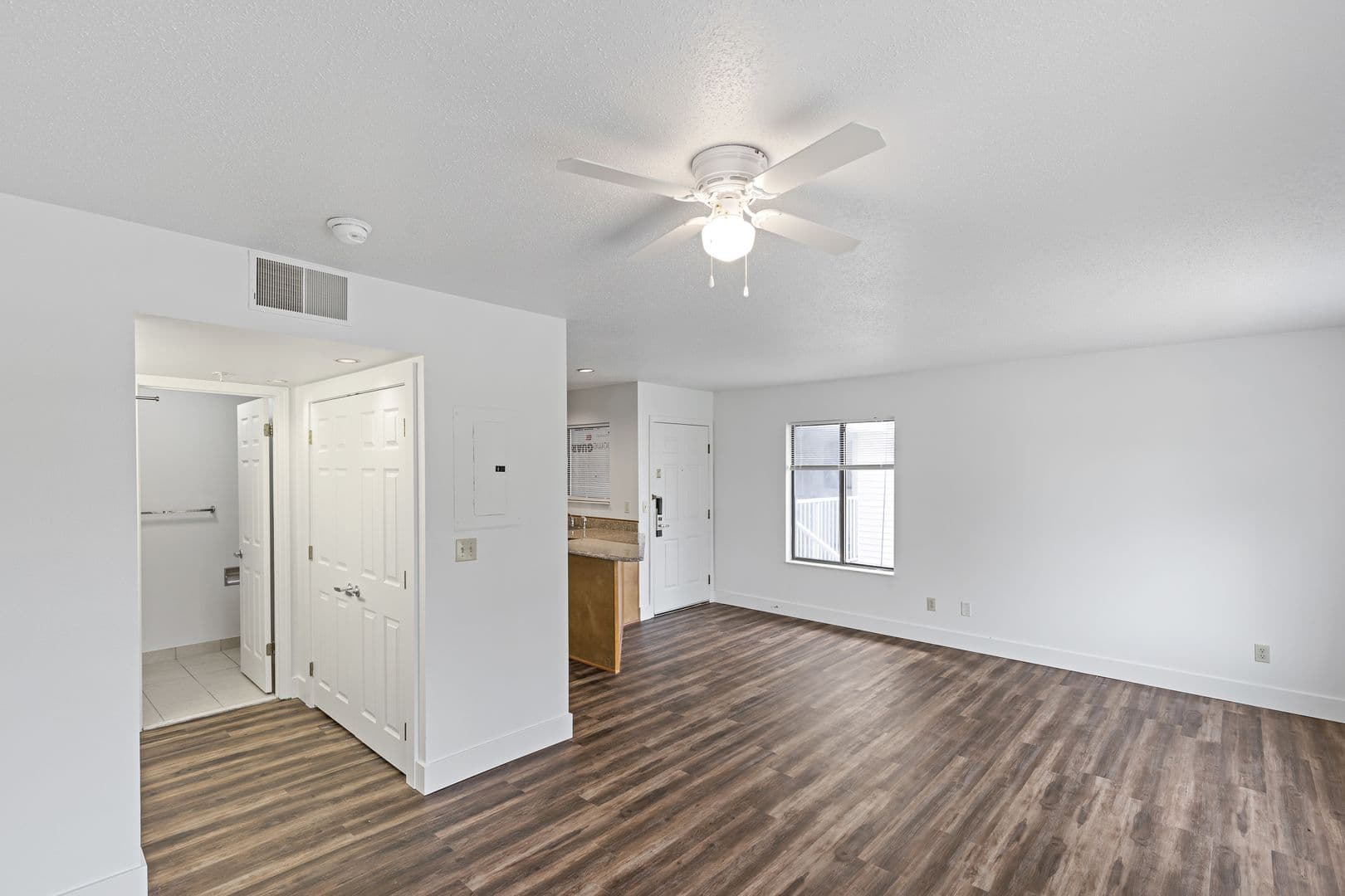 Kalamazoo Apartment: 1500 East Kilgore Road