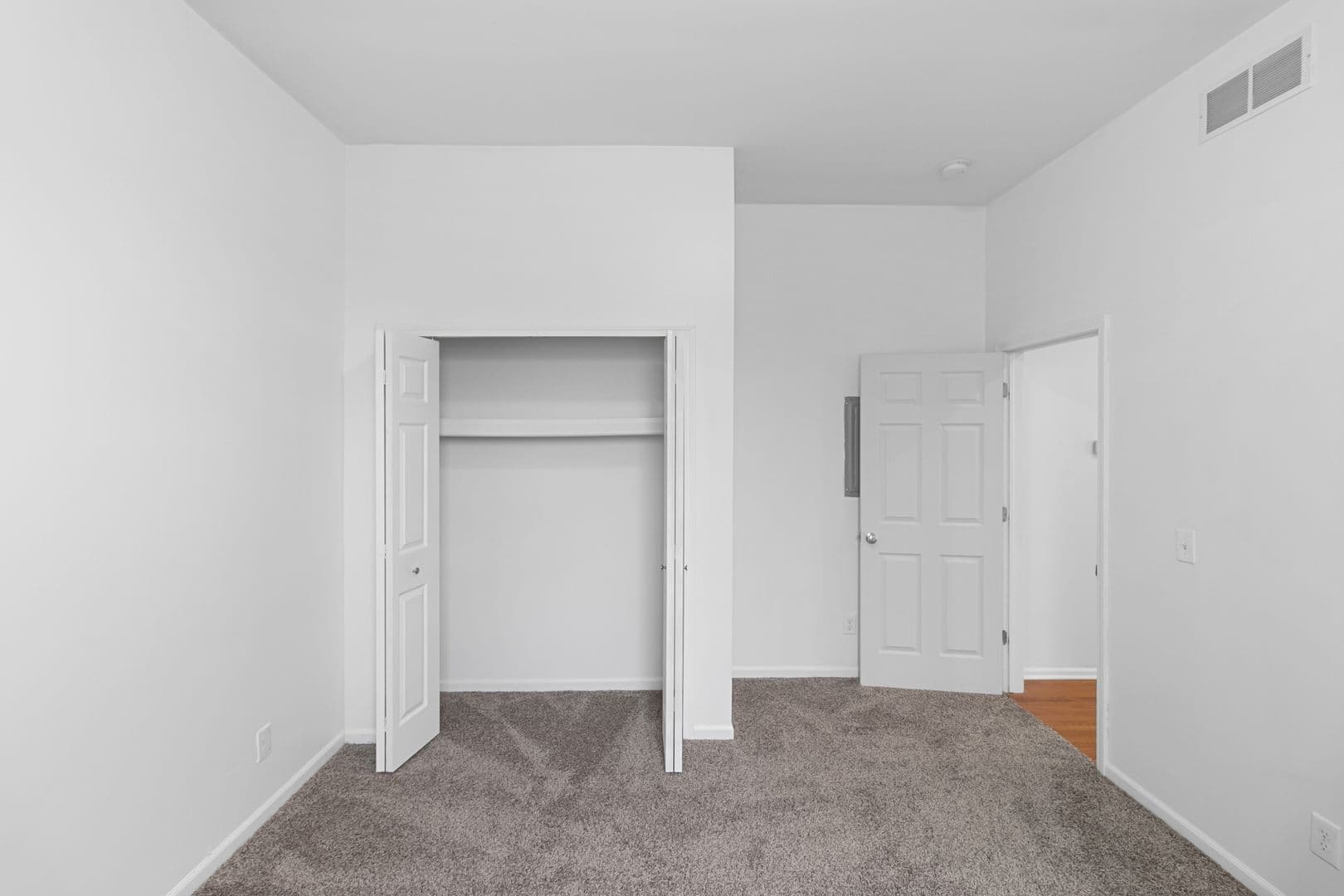 Ypsilanti Apartment: 533 - 537 West Cross Street