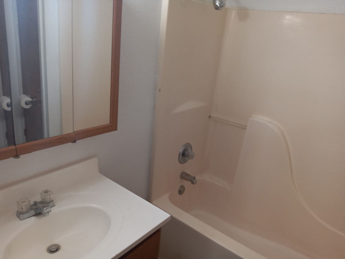 Olivet Apartment: 350 Church Street