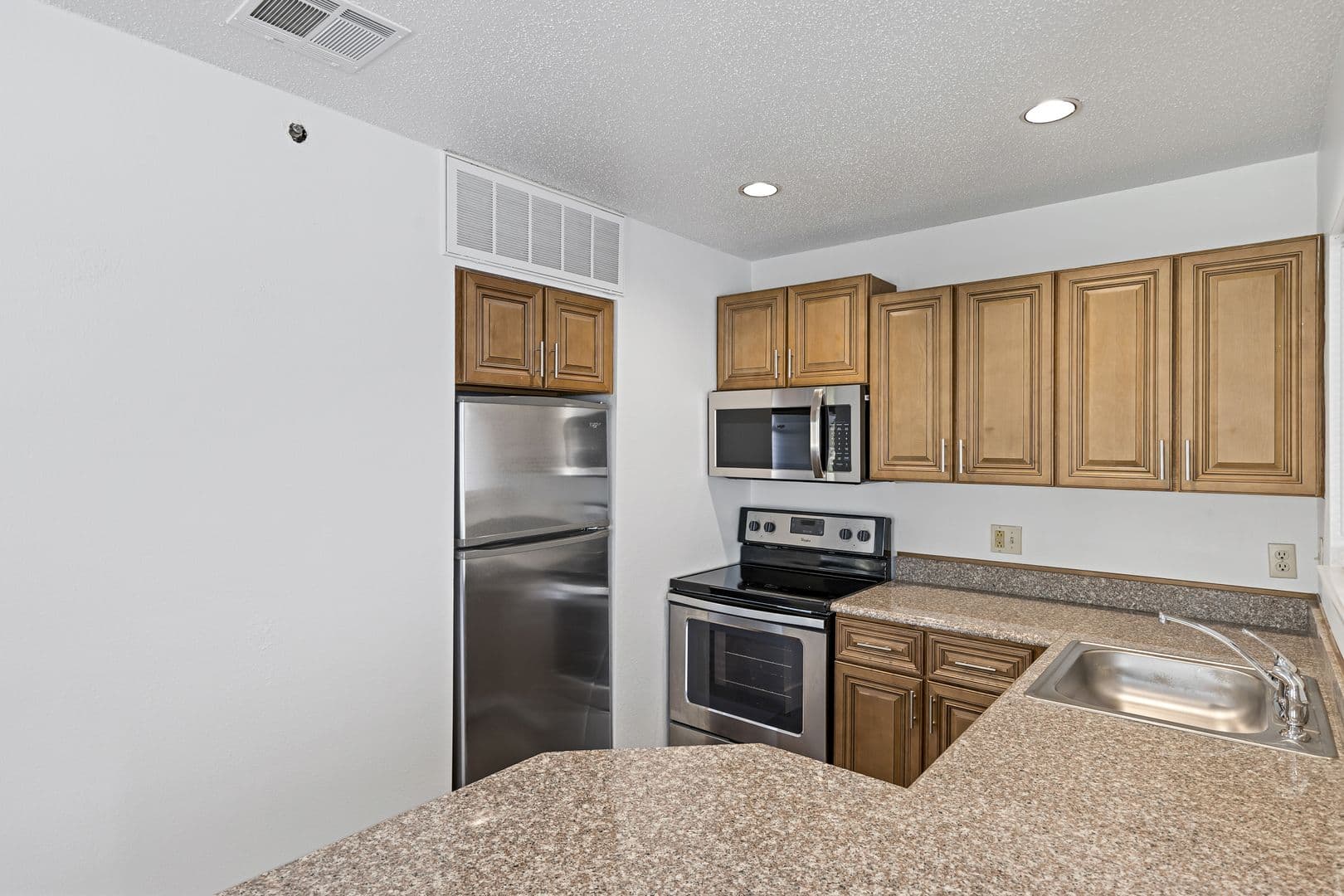 Kalamazoo Apartment: 1500 East Kilgore Road
