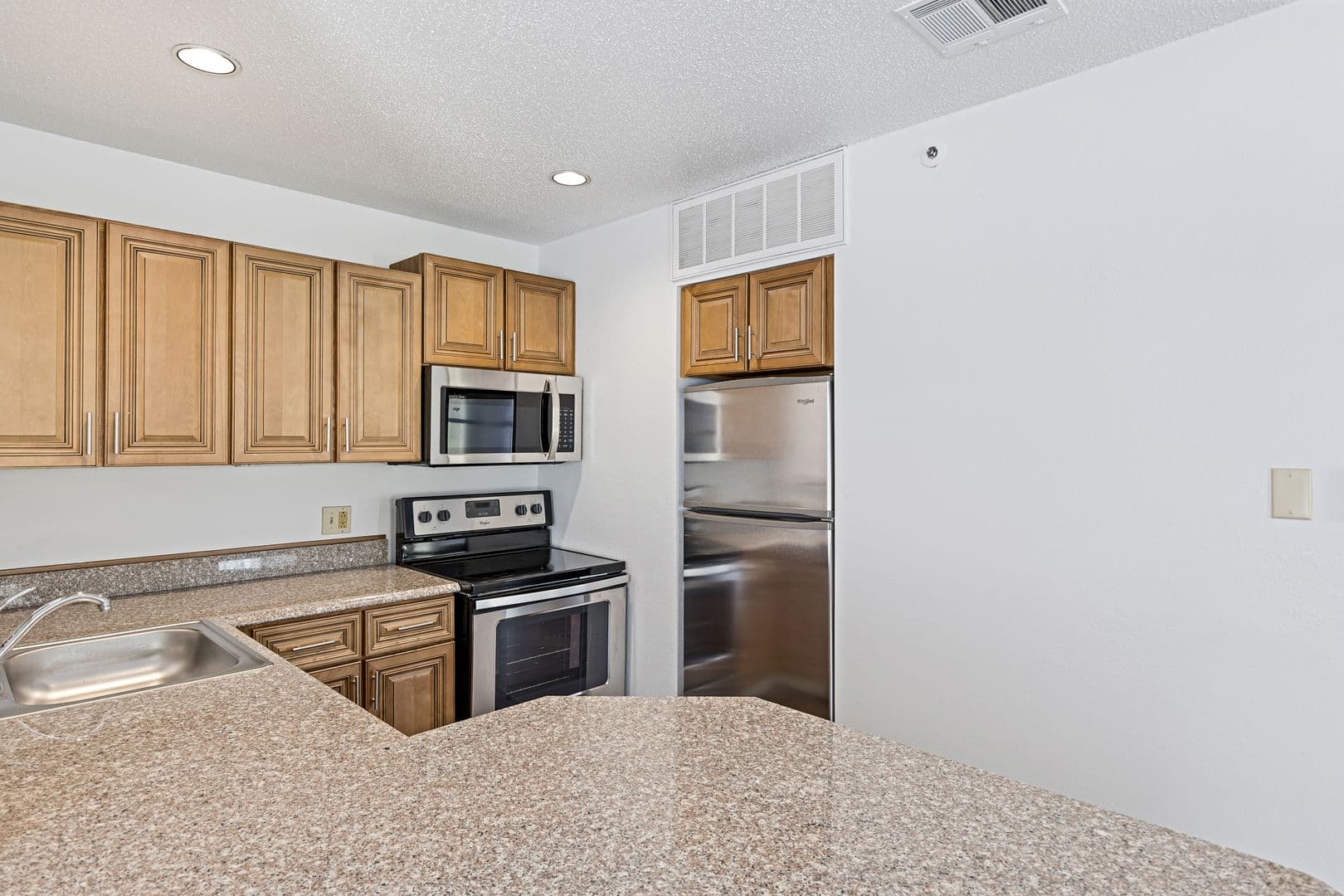 Kalamazoo Apartment: 1500 East Kilgore Road