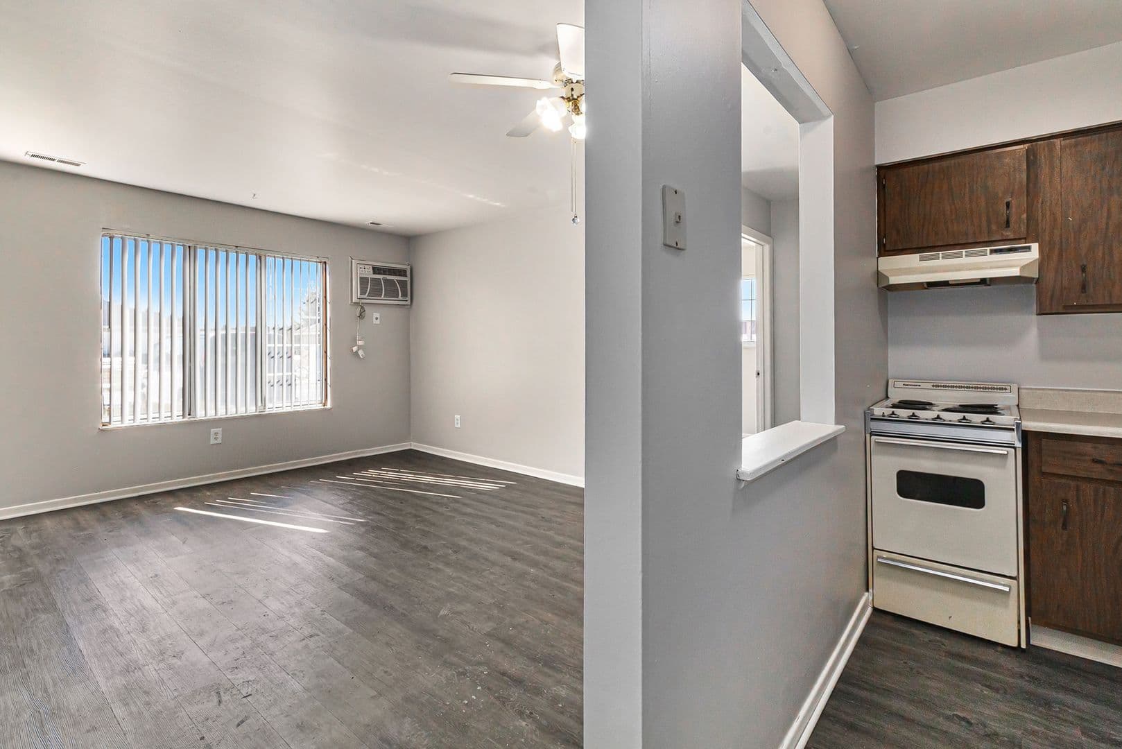Hemlock Apartment: 1226 North Hemlock Rd