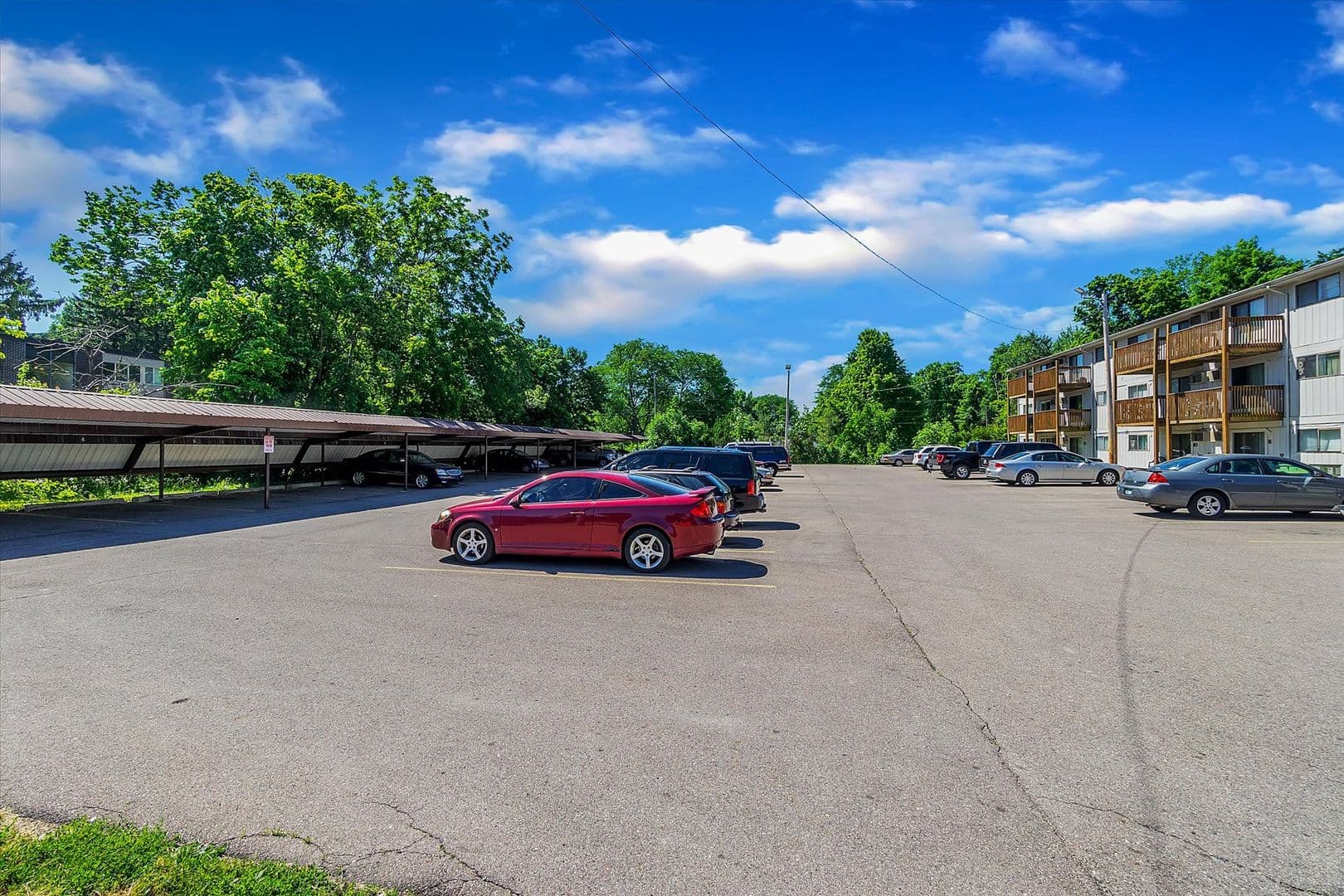 East Lansing Apartment: 1224 East Saginaw