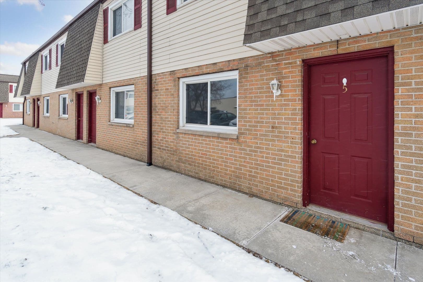 Alma Apartment: 1589 Mary Ct
