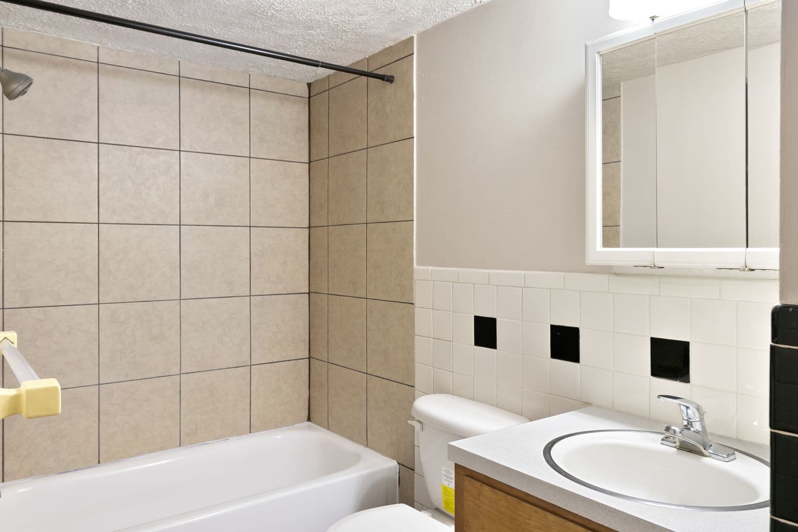 DeWitt Apartment: 13435 Dawn Dew Dr.