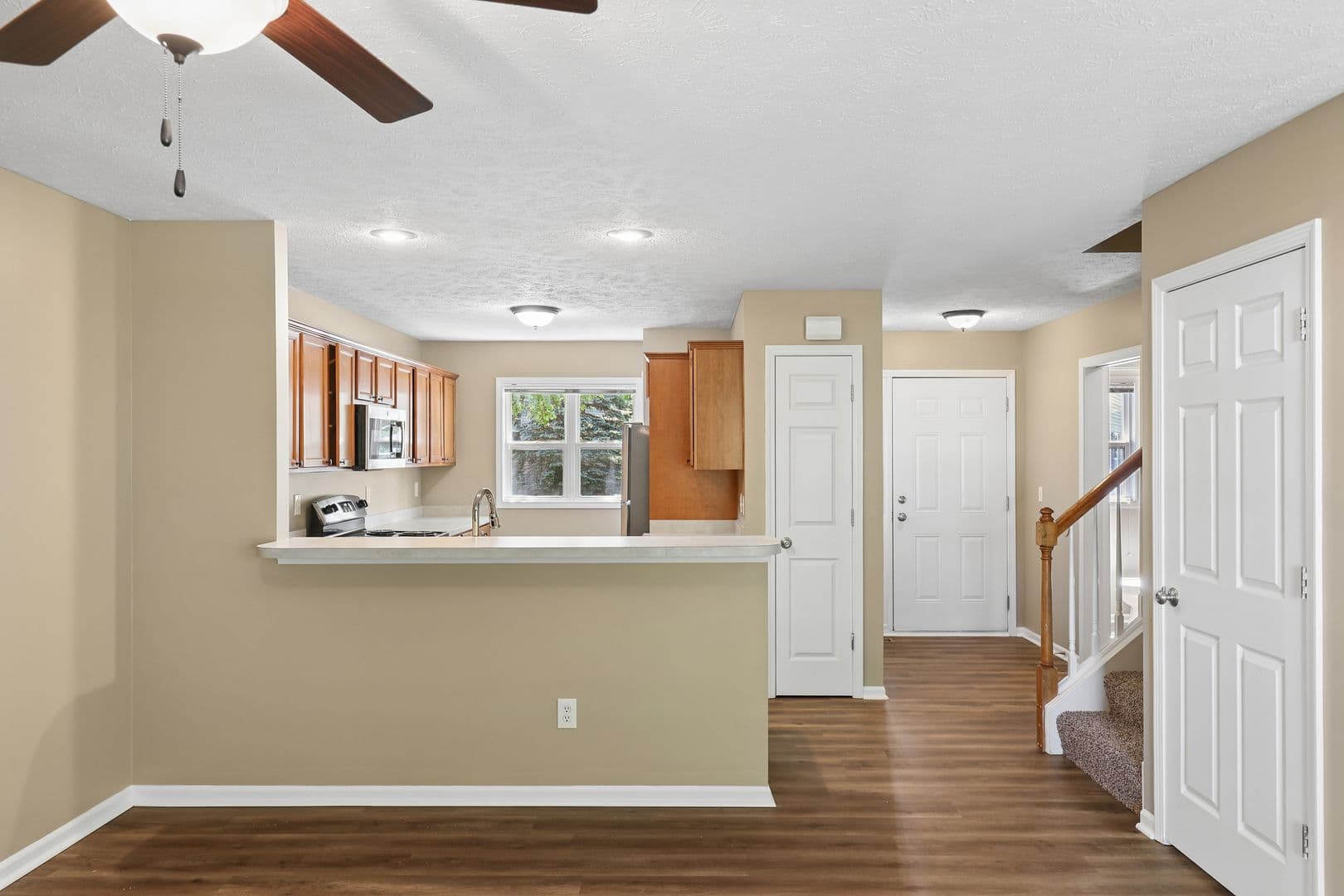 DeWitt Apartment: 270 Brunswick Drive