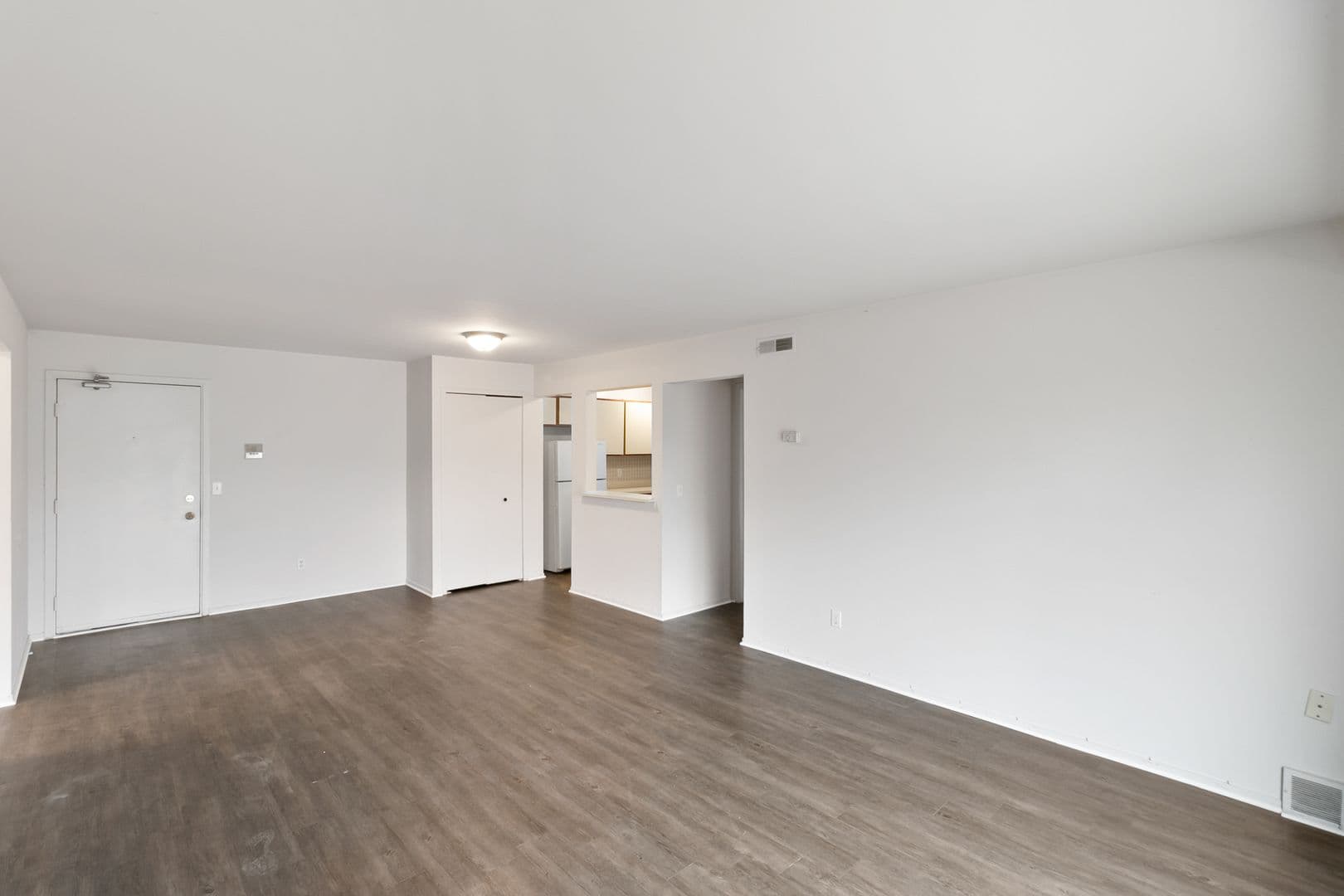 Farmington Hills Apartment: 31600 W. Nine Mile Rd