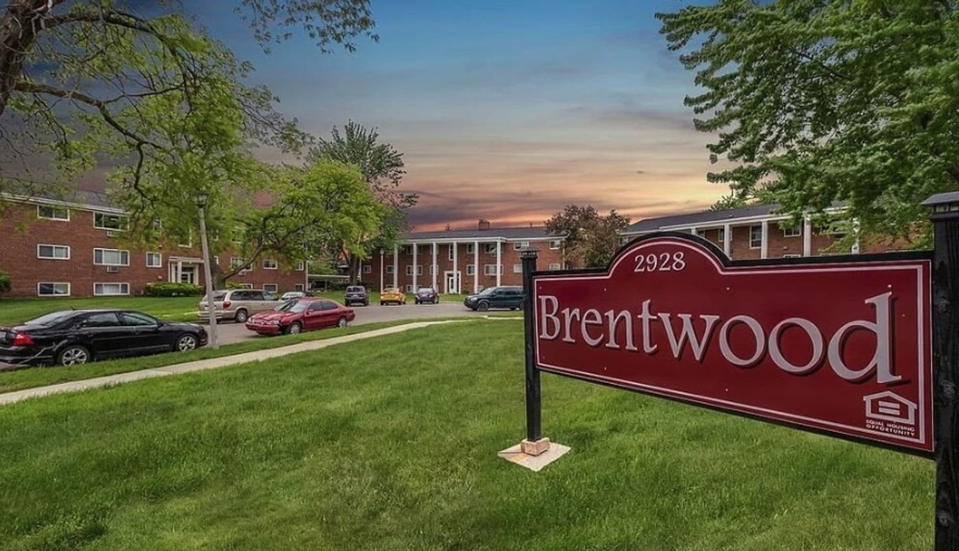 Lansing Apartment: 2928, 2931,2936,2937 Kenwick Circle