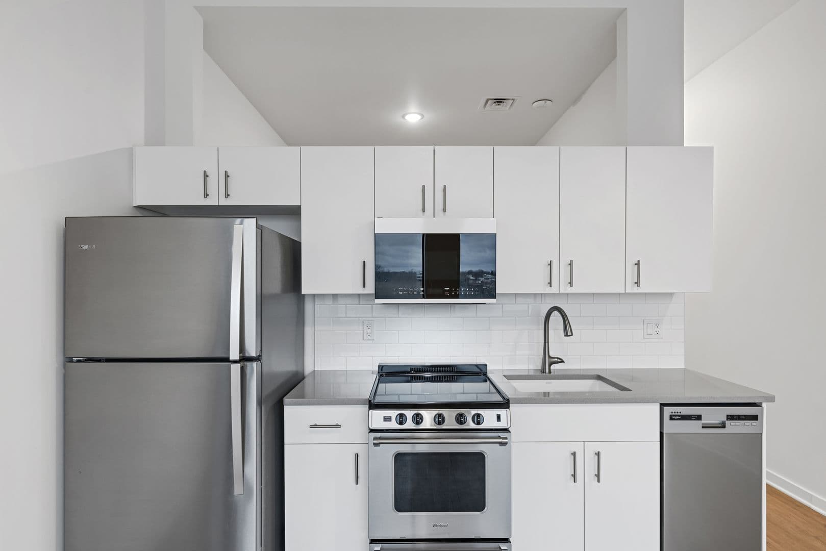 Lansing Apartment: 501 S  Capitol Avenue