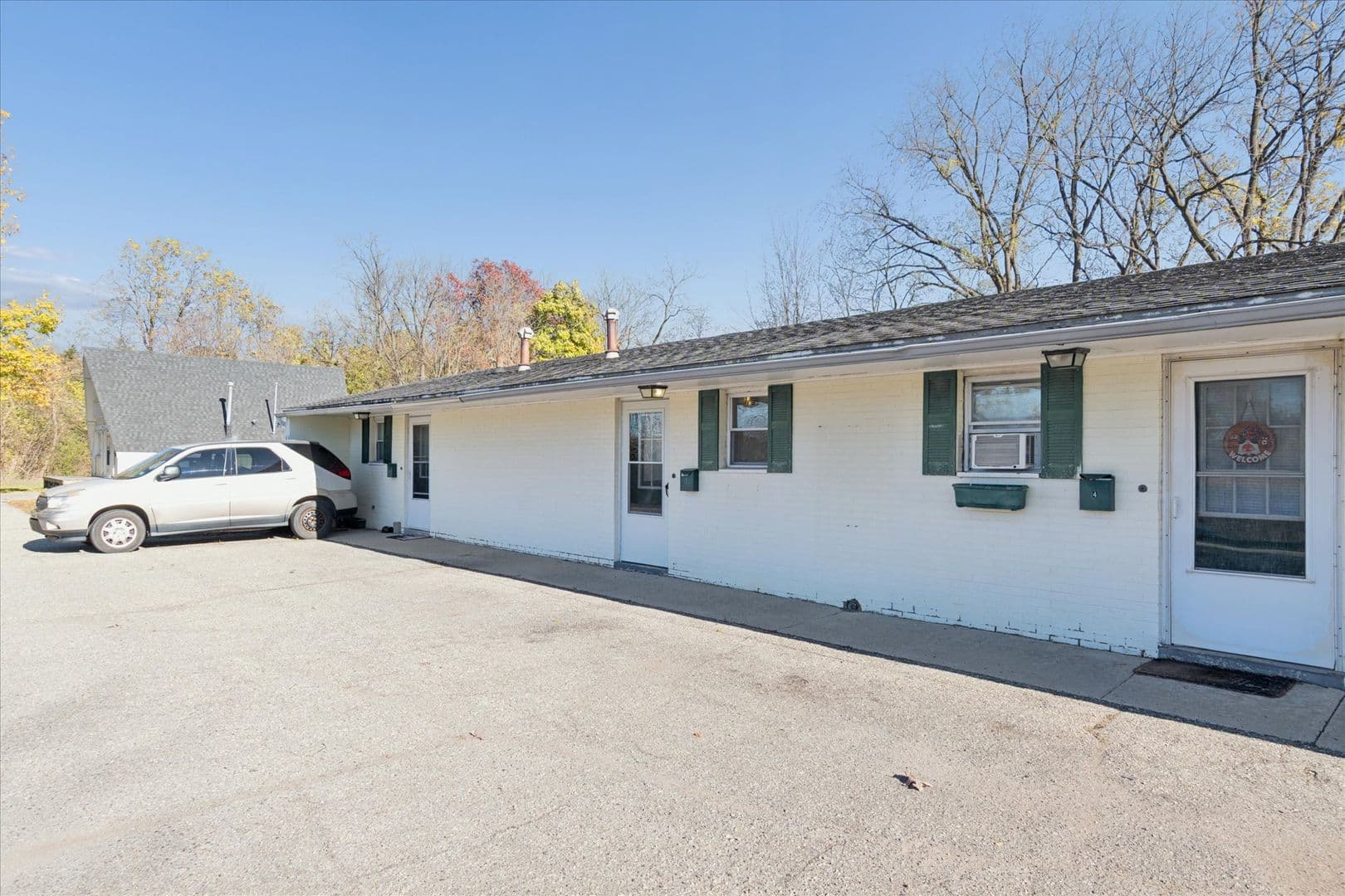 Brighton Apartment: 660 & 672 Flint Rd