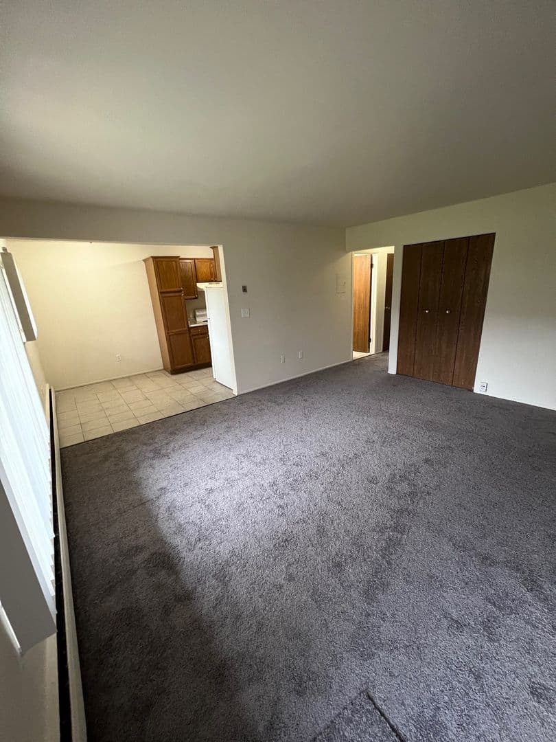 Roseville Apartment: 16435 E 12 Mile Rd