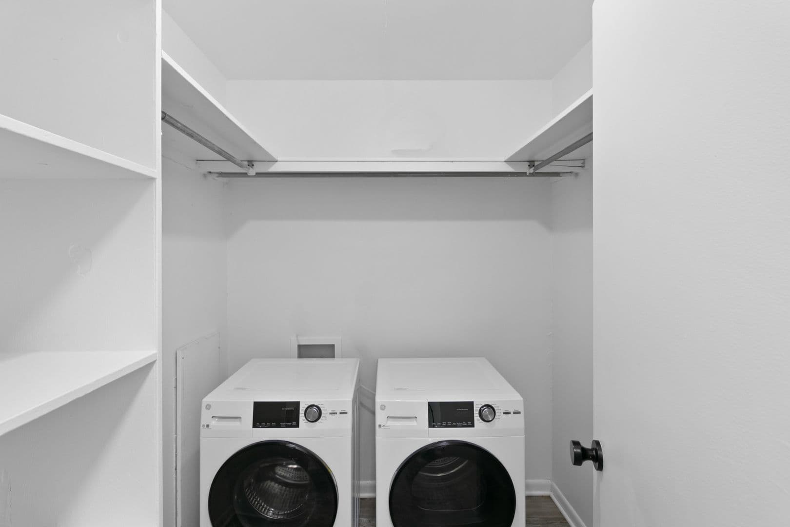 Kalamazoo Apartment: 105 N Kendall Ave
