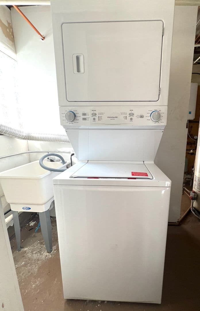 Royal Oak Apartment: 4001 W 13 Mile Road