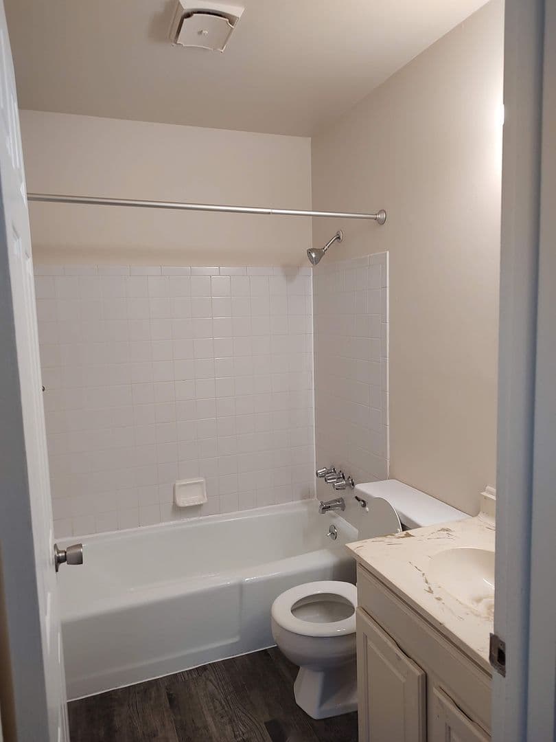 Davison Apartment: 348 E. Clark Street