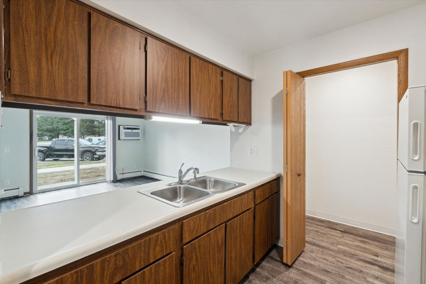 Pewamo Apartment: 140 W North St