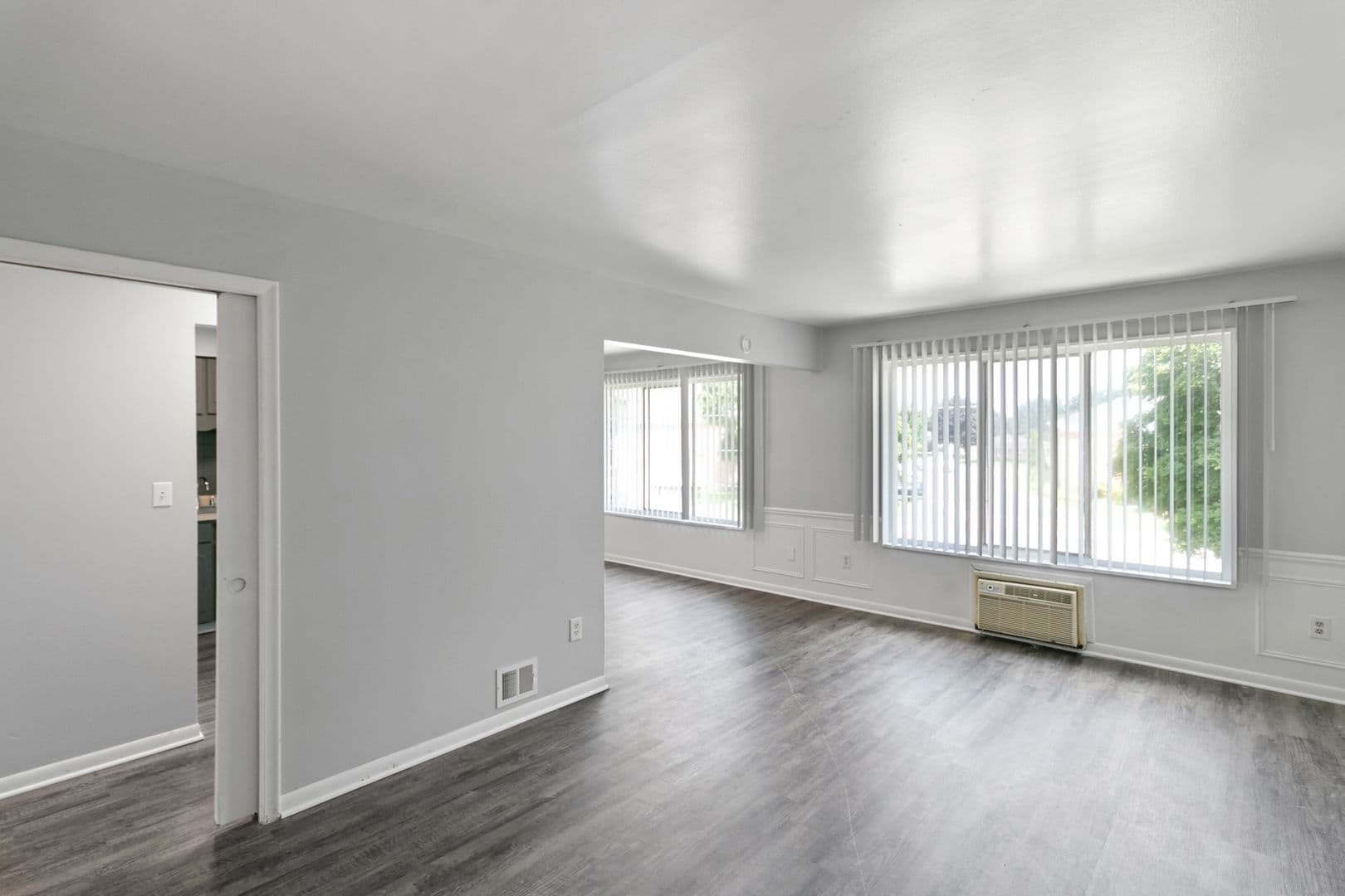 Lansing Apartment: 1815 Potomac Circle