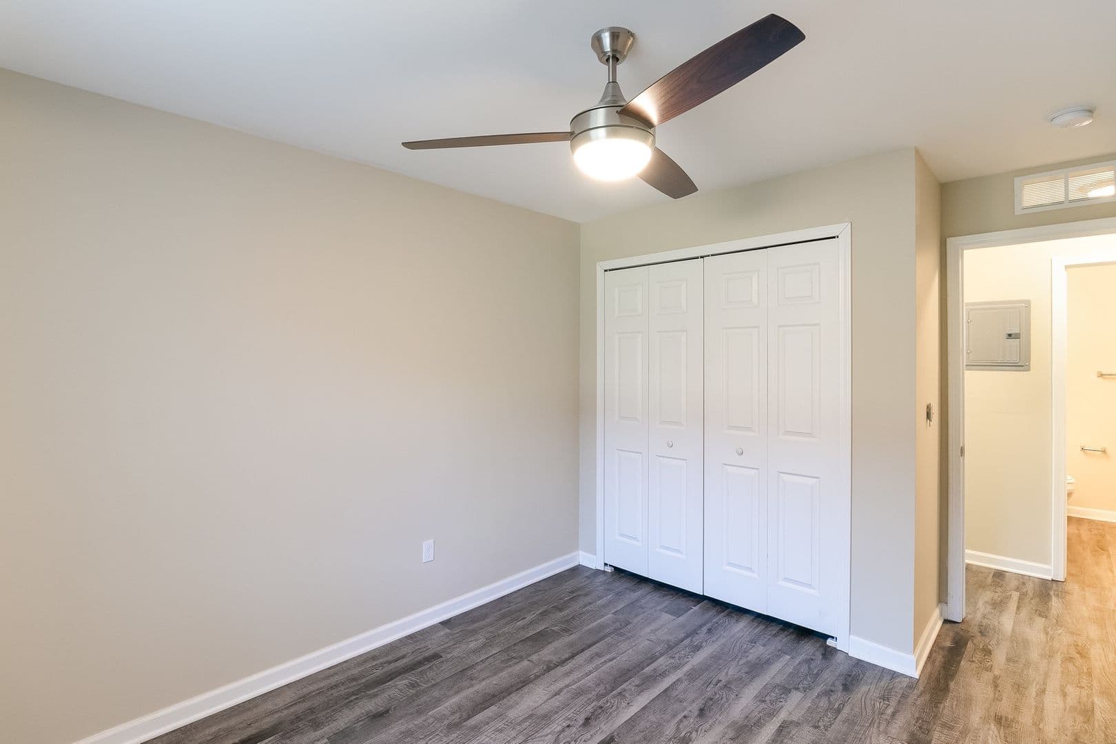 Lansing Apartment: 1306 E. Miller Road / 6114 Beechfield Dr