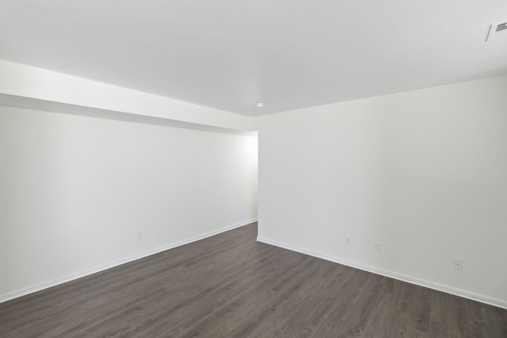 Linden Apartment: 13180 Ripley Street