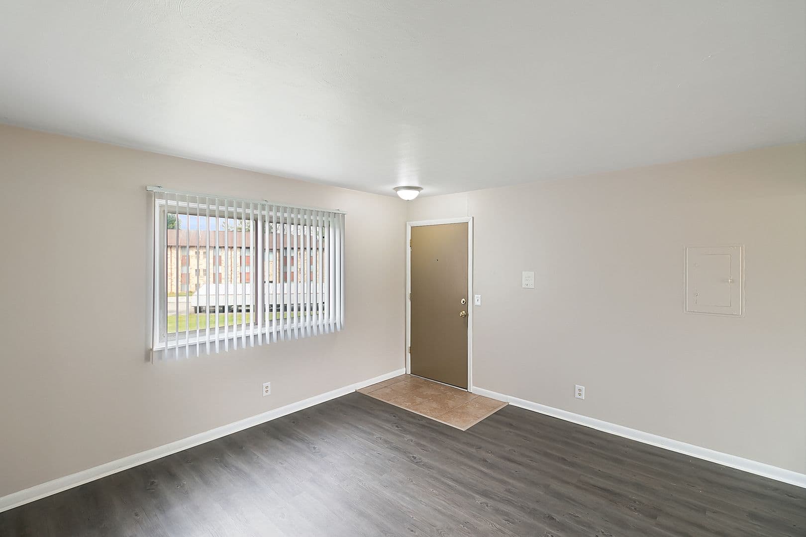 DeWitt Apartment: 13435 Dawn Dew Dr.