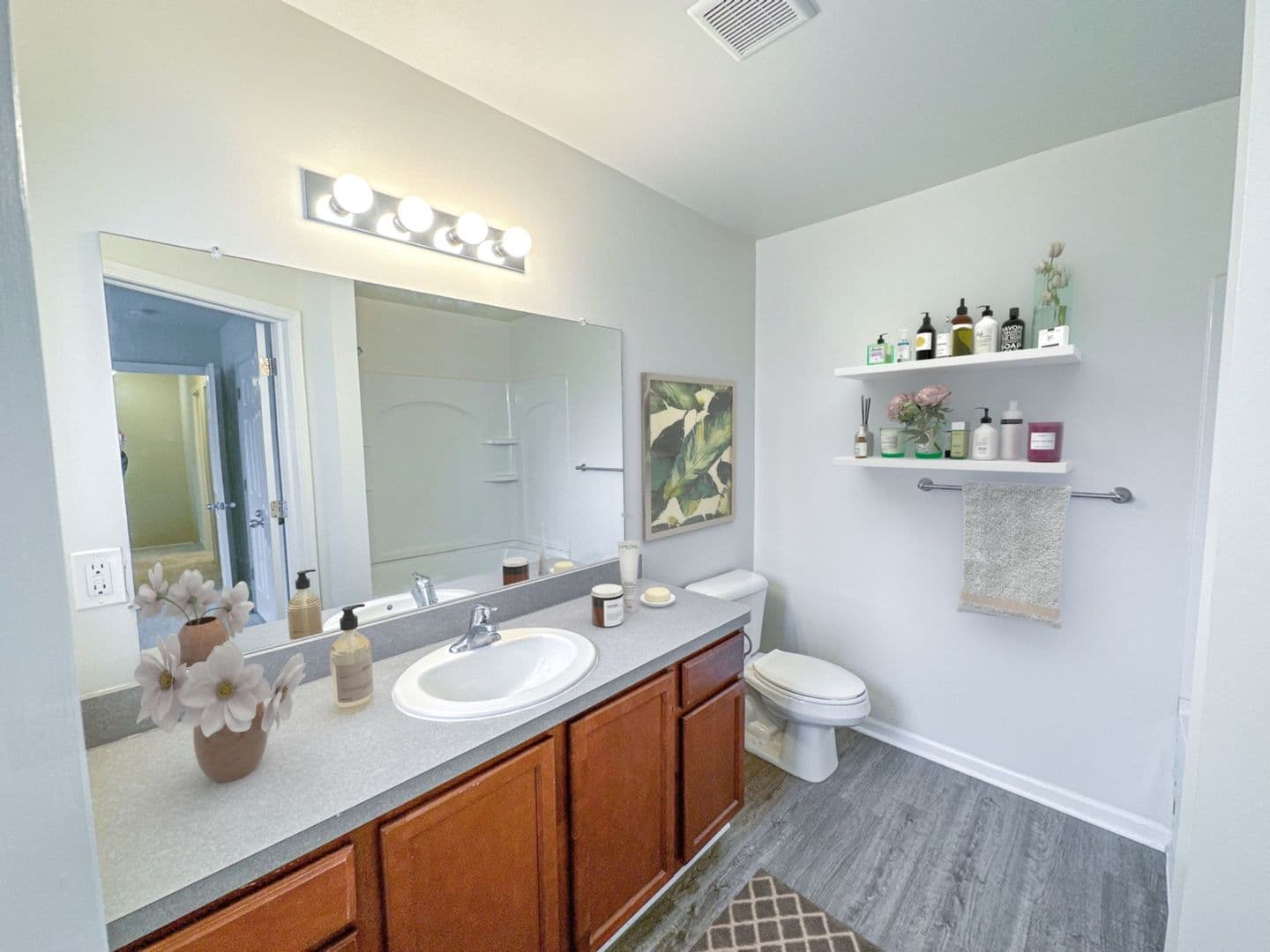 Milford Apartment: 538 Napa Valley Drive