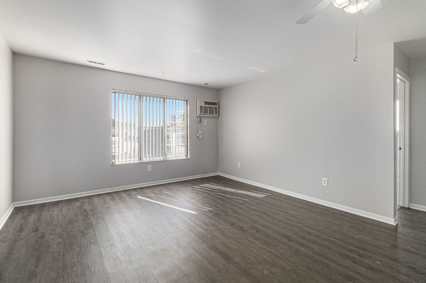 Hemlock Apartment: 1226 North Hemlock Rd