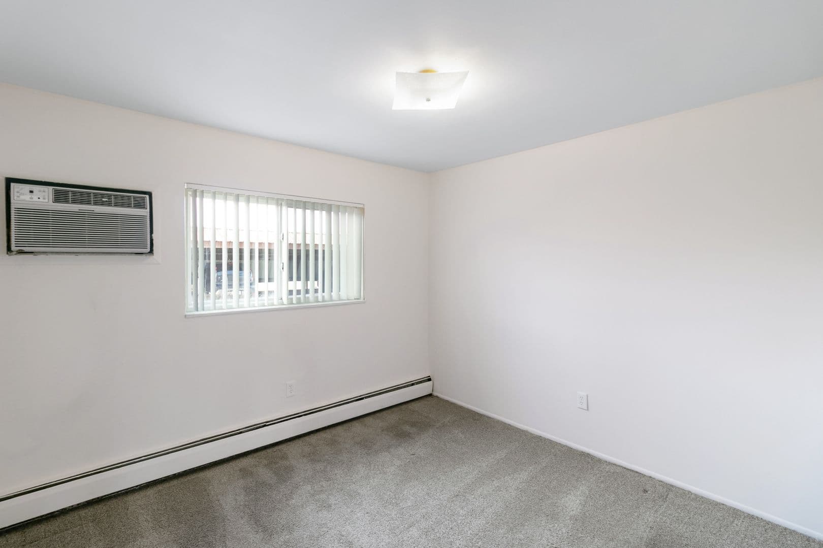 Roseville Apartment: 16435 E 12 Mile Rd