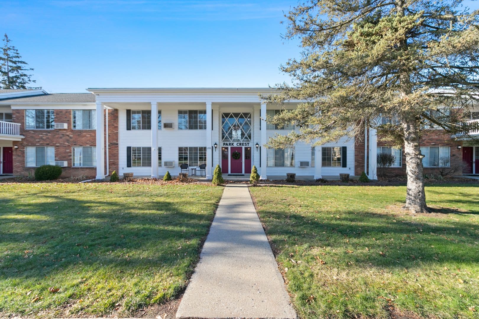 Jackson Apartment: 1700 S West Ave.