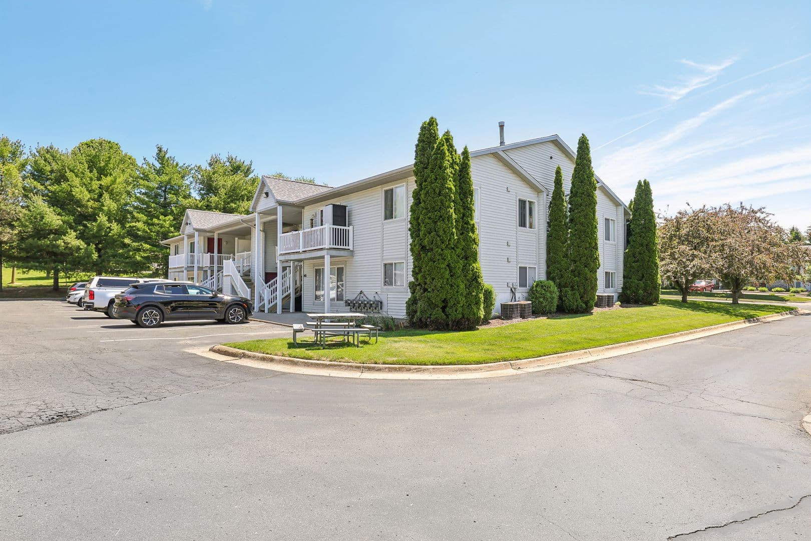 DeWitt Apartment: 270 Brunswick Drive