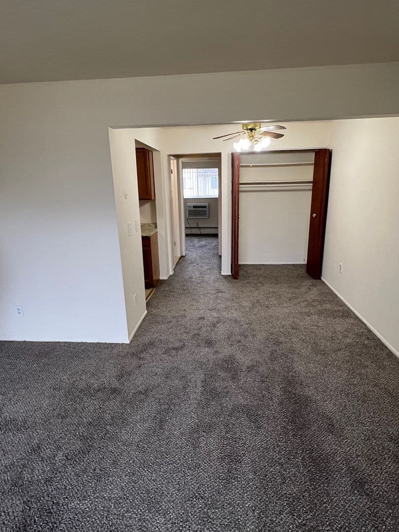 Roseville Apartment: 16435 E 12 Mile Rd