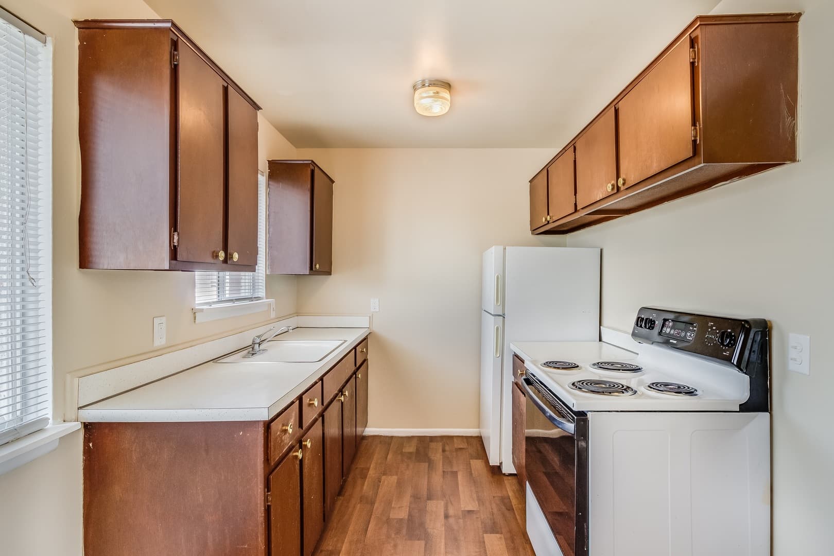 Lapeer Apartment: 55 Suzanne Drive