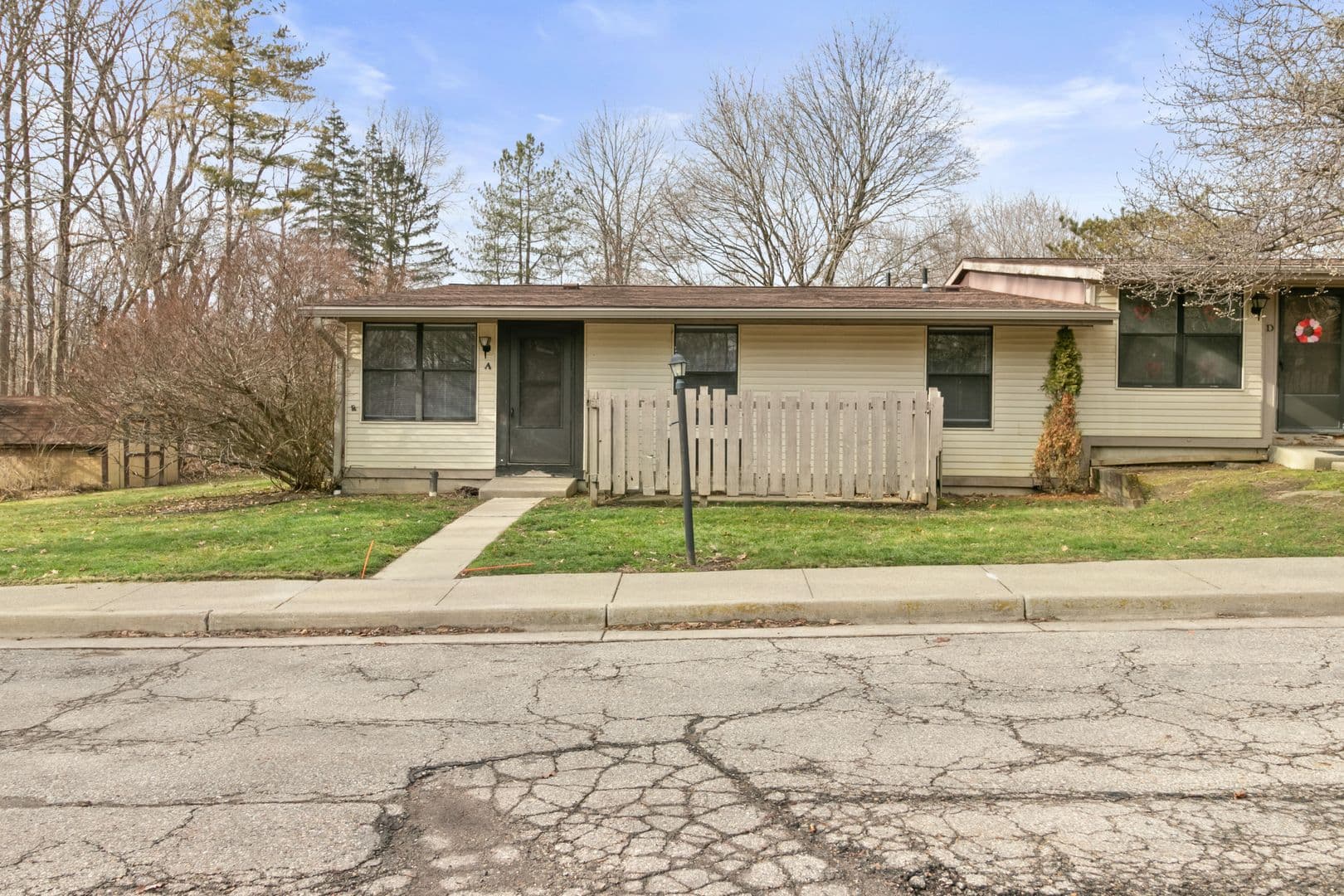 Haslett Apartment: 1373 Montgomery Court