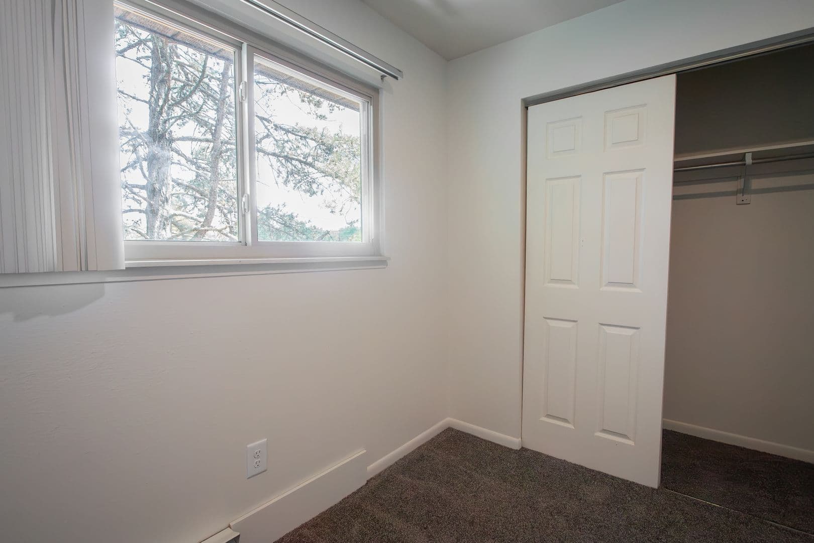 East Lansing Apartment: 2345 N. Harrison Road