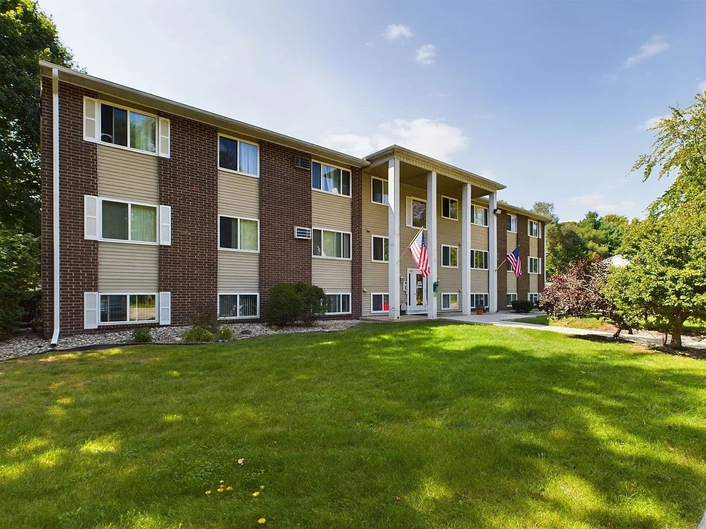 Battle Creek Apartment: 725 & 775 Wagner Drive