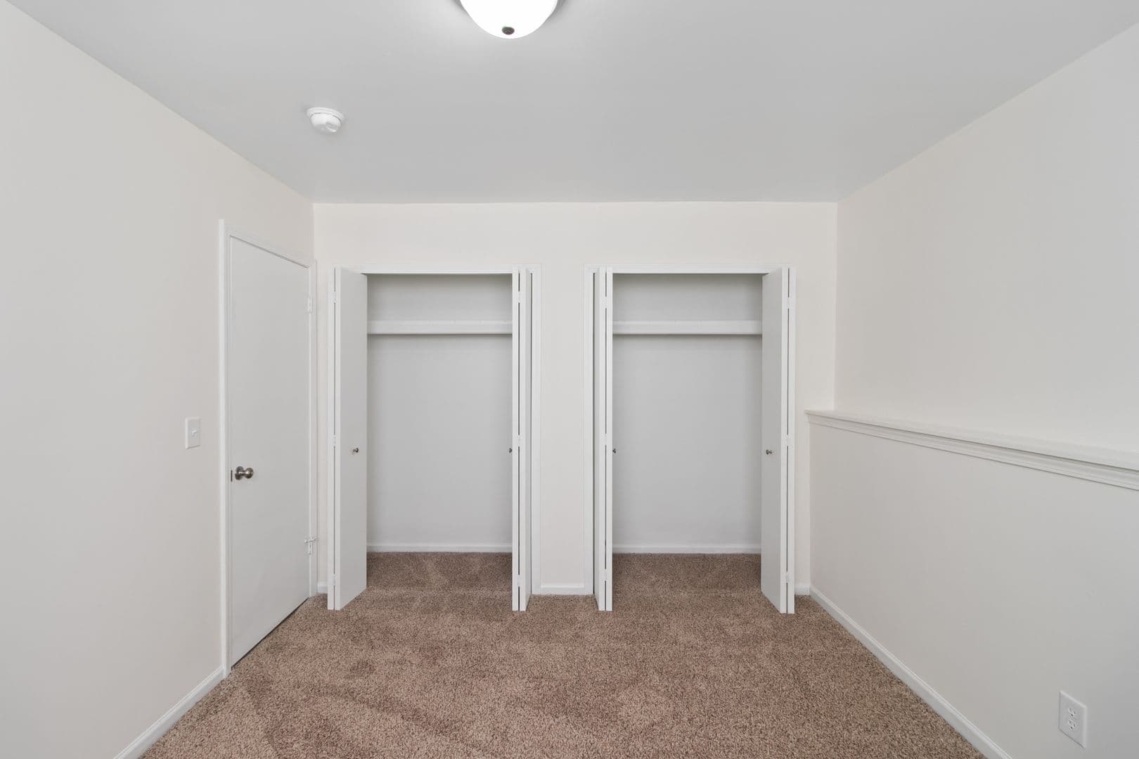 Linden Apartment: 13180 Ripley Street