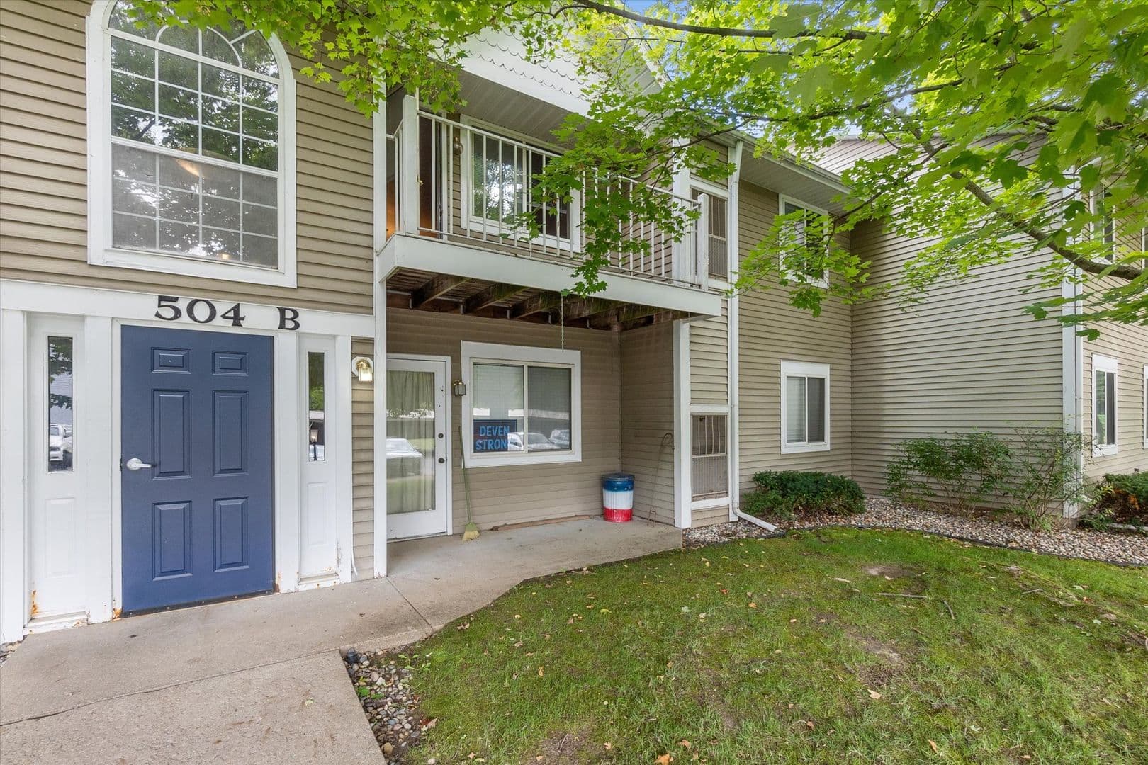 Augusta Apartment: 504 W Jefferson