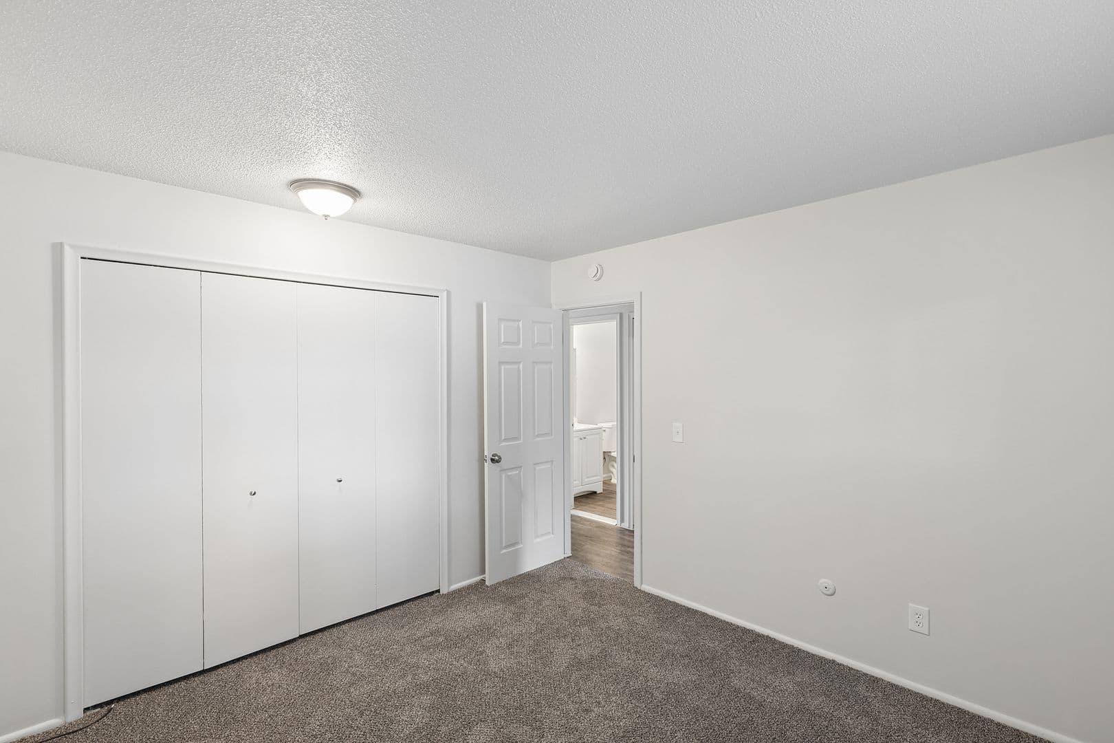 Durand Apartment: 312 N Oak Street