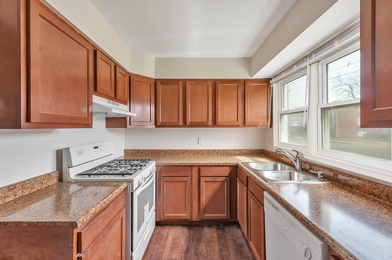 Springfield Apartment: 1 -16 Locust Road