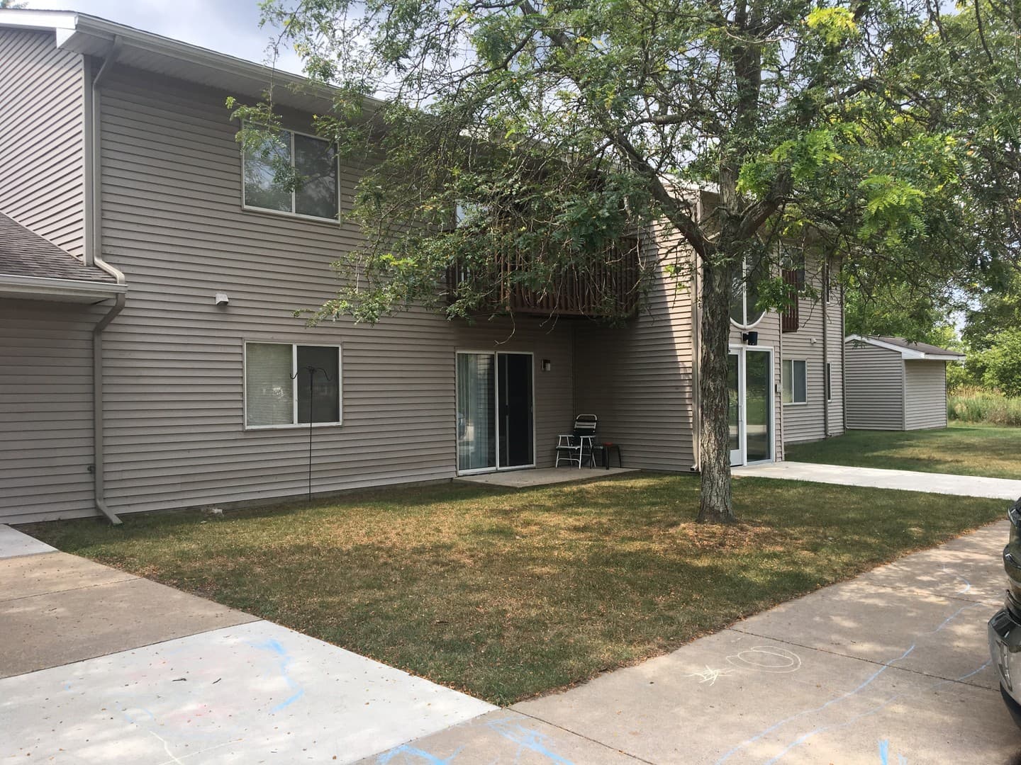 Litchfield Apartment: 204 Southfield St.