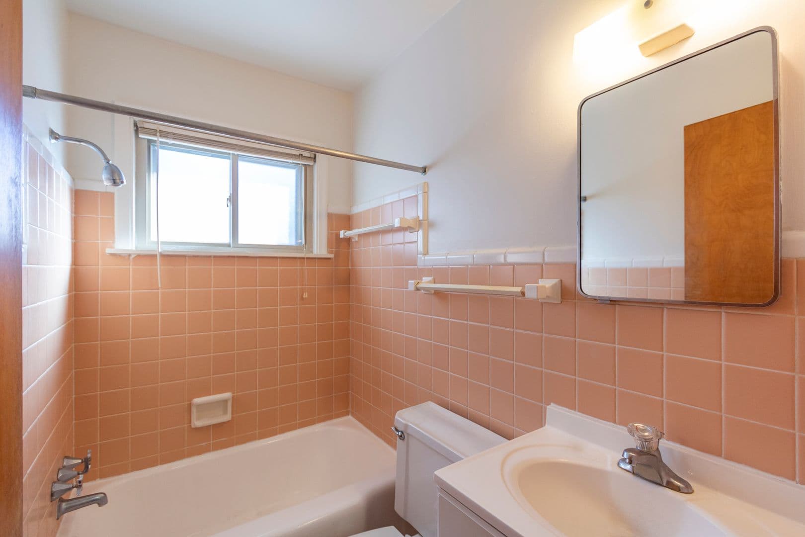 East Lansing Apartment: 144, 212, 224 Highland Avenue