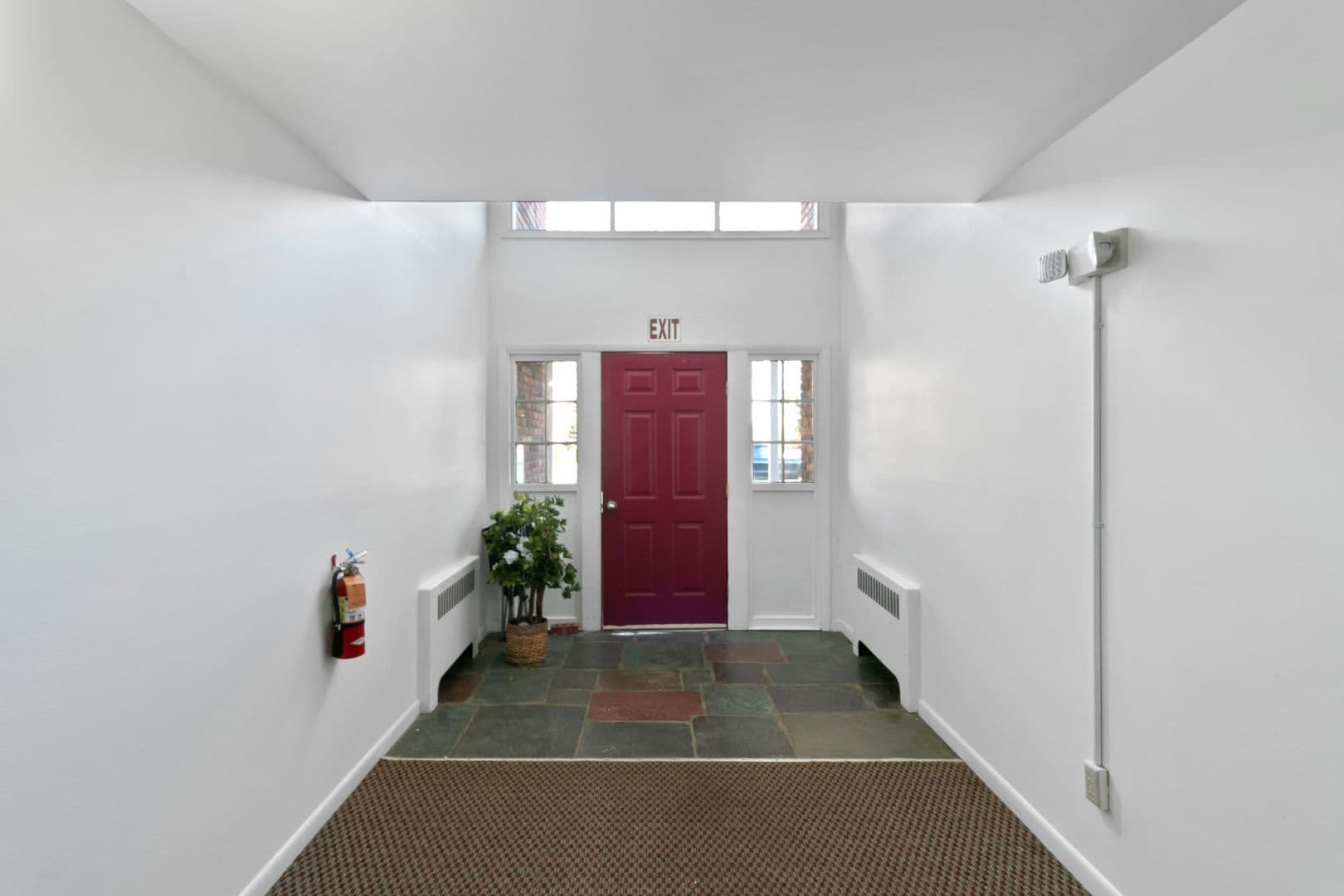 Jackson Apartment: 1700 S West Ave.