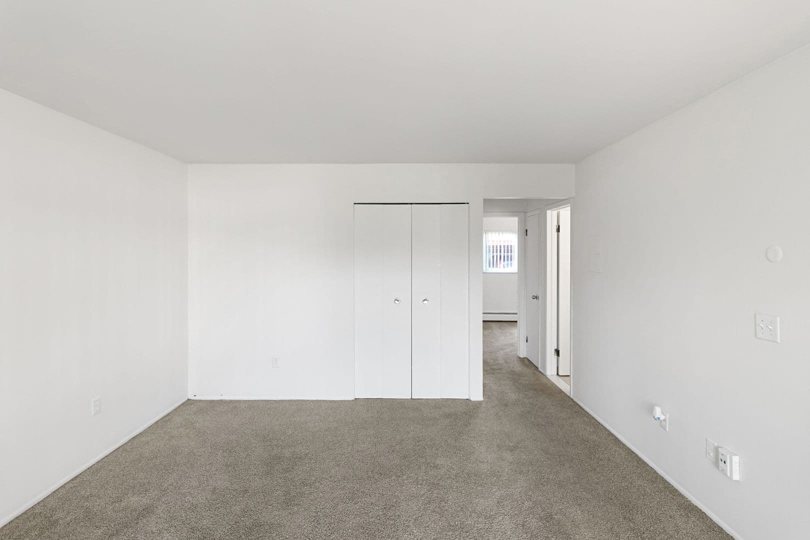 Roseville Apartment: 16435 E 12 Mile Rd