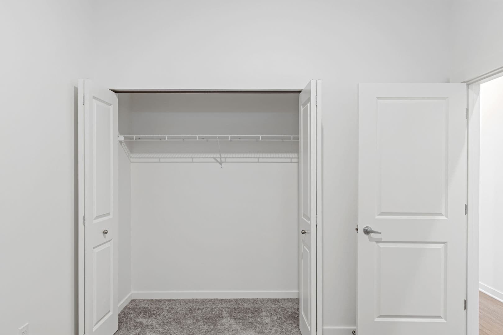 Lansing Apartment: 501 S  Capitol Avenue
