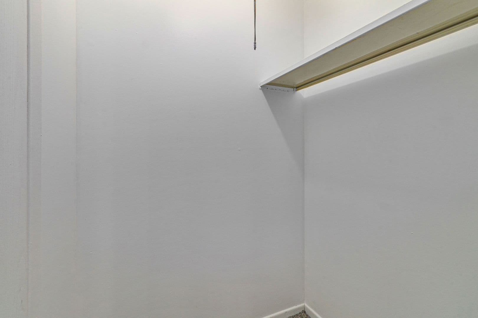 Hemlock Apartment: 1226 North Hemlock Rd