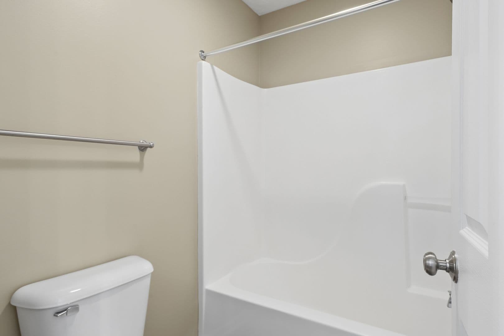 DeWitt Apartment: 270 Brunswick Drive